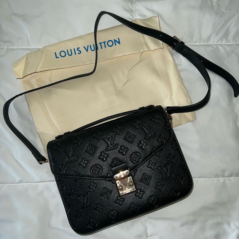 L V Pochette Métis Bag New
